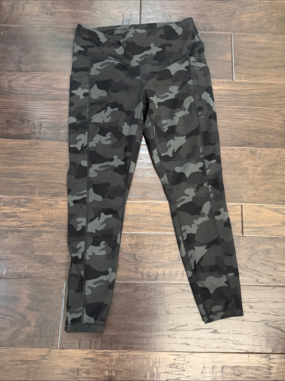 Yogalicious Black & Gray Camo Leggings